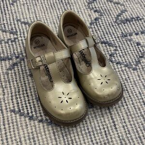 FootMates Metallic Gold Dress Shoes